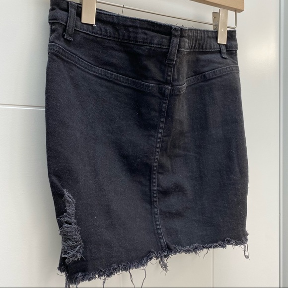 H&M - Women's Black Denim Skirt - Picture 2 of 3